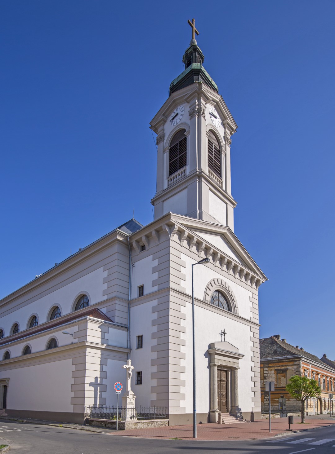Győr-Újváros Urunk Színeváltozása templom
